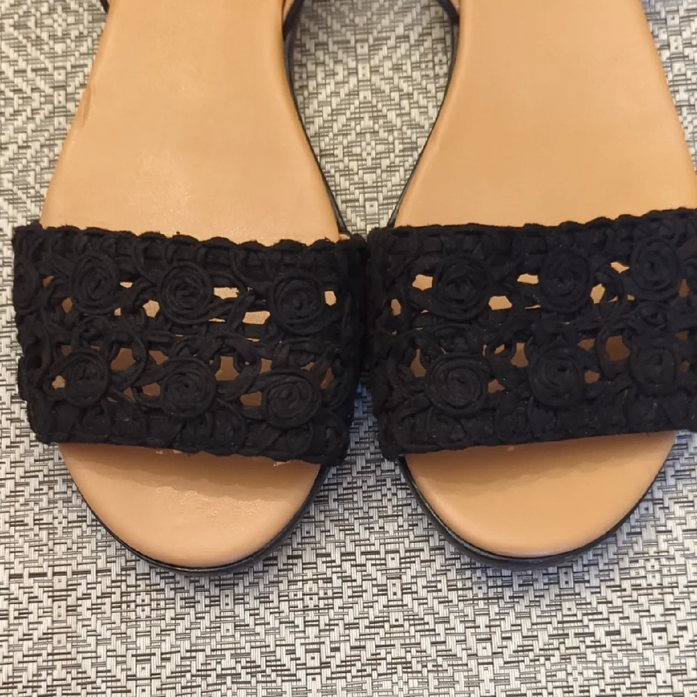 J. Crew Morgan Eyelet Peep Toe Black Flats Or Open-Toe Sandals - Picture 6 of 7